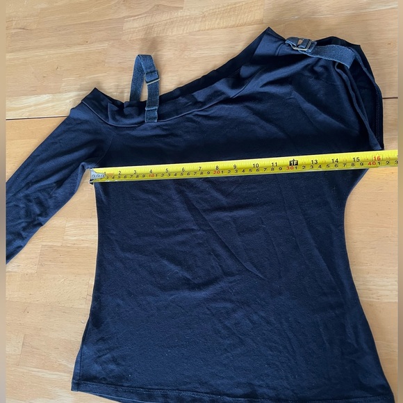 3/$25❤️Zara Asymmetry off-shoulder tees - Picture 2 of 5
